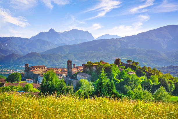 Vista del borgo murato di Castiglione di Garfagnana