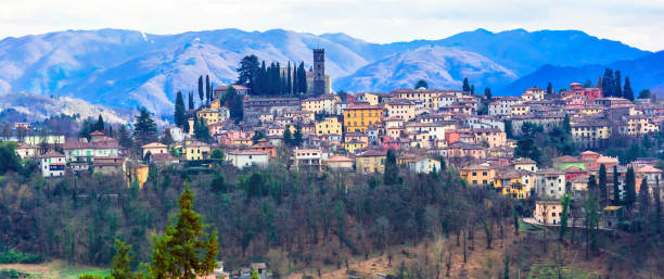 Isola, frazione lungo il fiume Serchio